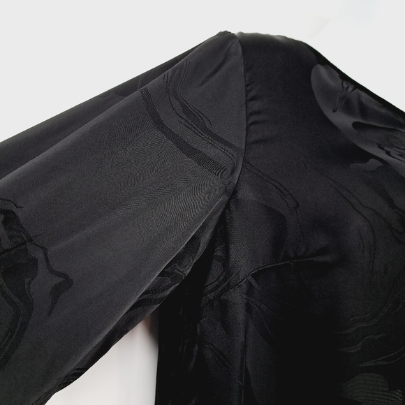 Lafayette 148 Black Abstract Print Embossed 100% Viscose Blouse Size Small‎ - Picture 4 of 8